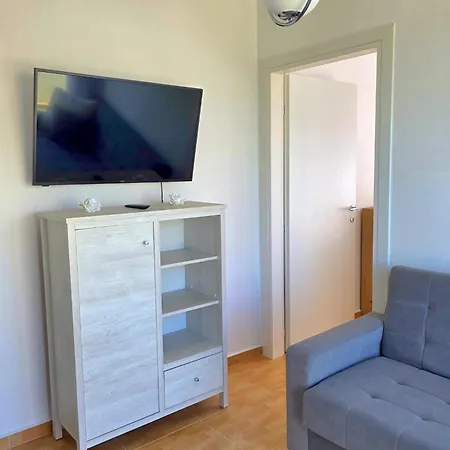 Apartment In Steps From Sandy *